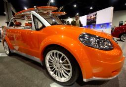 Bright orange Suzuki Concept car photos.jpg