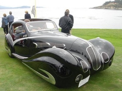 Antique and luxury car in black.jpg