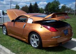 Picture of golden brown Nissa Z car.jpg