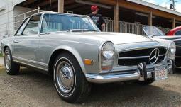 Image of a classic Mercedes convertable car.jpg