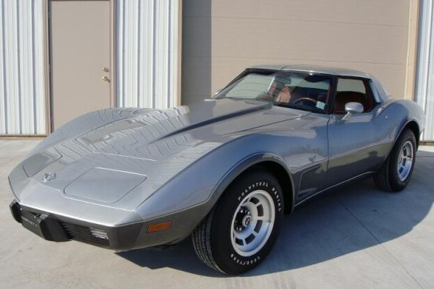 Silver 1978 Chevrolet Corvette picture.PNG