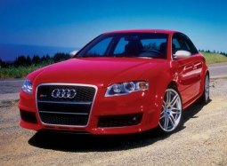 Cool hot red Audi car with 2007 Audi RS4 model.PNG