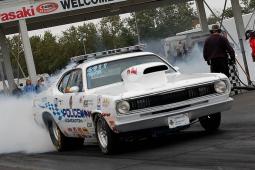 white 1972 Plymouth at Castrol Raceway.jpg