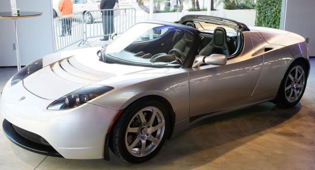 Close up picture of  Tesla eletric cars photos.JPG