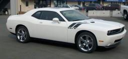 White 2009 Dodge Challenger_modern muscle car photo.jpg