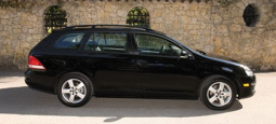2009 Volkswagen Jetta SportWagen in black.PNG