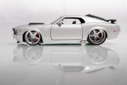 Modern Super Sports Car in siliver.jpg