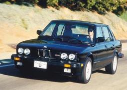 1987-1989 BMW M5 car image.jpg